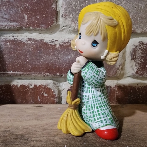 Taylor Swift I Keep My Side Of The Street Clean Altered Moments - Picture 9 of 10